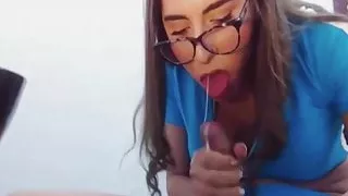 Sperma auf dem Mund schießen gutes t-Mädchen