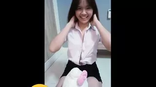 Thai University Student Stripteasing and Masturbate - Tulip