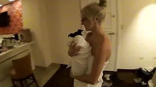 Teen Elsa Jean shows off her hotel room and her pussy