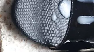 Cum On Sexy Mules Of My Wife