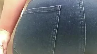 Big arse farting in jeans