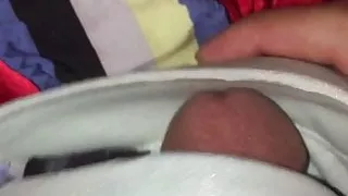 Sperma auf dem Kopfkissen der Schwestern