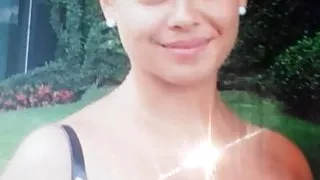 Tribut Cumshot für französisches Mädchen