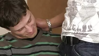 Sein erster schwuler Blowjob und Schwanz reiten