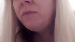 Sexy blonde bubble butt Brenda justicesinging a song