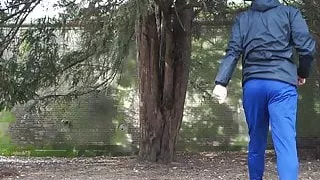 Pissing in the Waldeckpark.