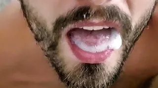 Mein Sperma für Mann mit Schnurrbart