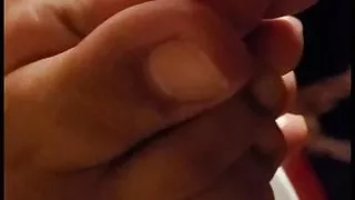 Cum On Toes