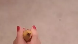 Convinced milf to stick a banana in between her toes for me