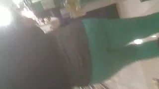 Scoping booty in Tights