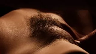 Erotic babes treat lucky guy with passionate threeway