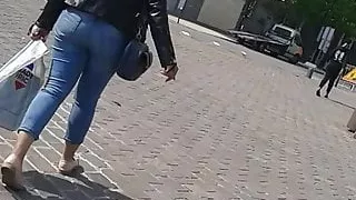 cul de black pleine rue