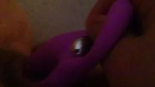 Einsame Fotze mit Spielzeug verwoehnt