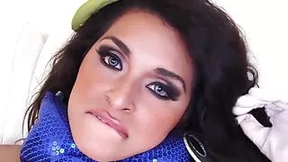 Latina tranny is ready for a solo jerkoff fiesta