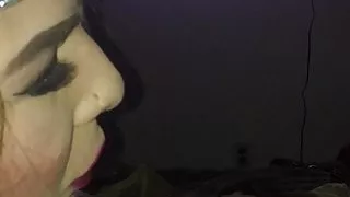 Spanische Shemale Sperma im Mund