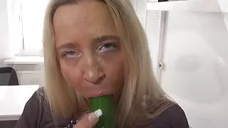 Busty mother makes salad in her pussy