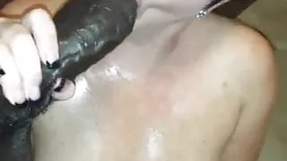 Branca chupando o pau do negao