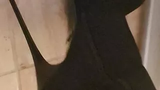 Meine Frau für dich in ihren neuen High-Heels-Stiefeln