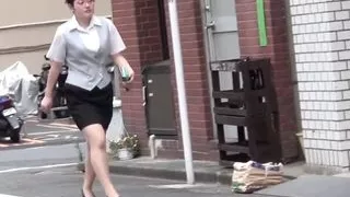 Japanese women in high heels are a subject of sharking