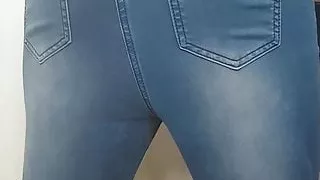 Dirty twink pisses in jeggings