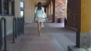 Lara Höschen und Strumpfhosen in der Öffentlichkeit