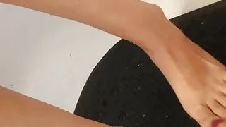 Pretty feet in the tub