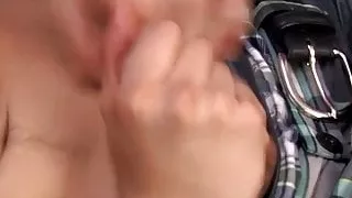 Frischer Twink wichst und spermatrunken auf der Casting-Couch