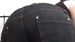 Farting in sexy black jeans