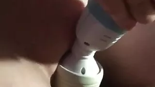 Clit massage while fucking