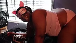 Ebony BBW Feedee eats cake like a piggy