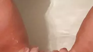 Playing myself in a bath