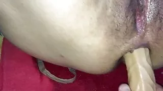 Mujer caliente masturbandose con Dildo