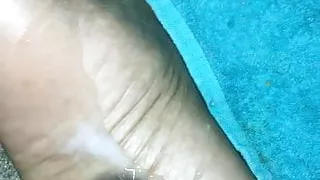 Painting sole with cum