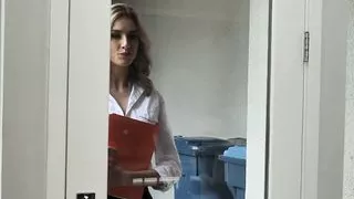 Naughty America - Kelly shows the boss how good her oral ski