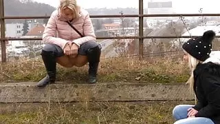 Sexy Girls Peeing