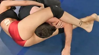 Angelina vs Johnny! Offense-Defense Mixed Wrestling