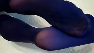 Tight nylon tights, my legs are in nylon