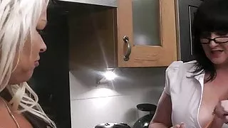 Chubby bitch cheating on the kitchen