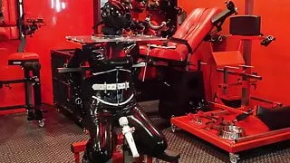 rubber latex gasmask bondage Lock for a long time