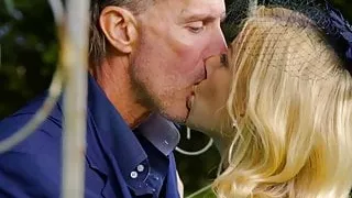 Alexis Fawx Sexy Widow