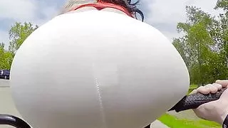 Big Booty Babe Gets Her Juicy Pussy Licked In a Jacuzzi