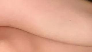 Die hübschen rosa durchsichtigen Höschen meiner Frau