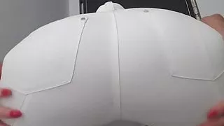 Sexy farts in white jeans