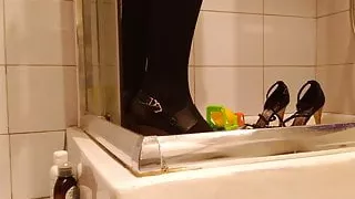 Pissing Shoes27