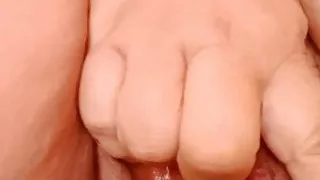 Rica gordita se da dedo