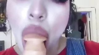 lemme suck it like this