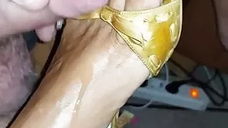Cum on red toes