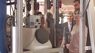 La reina Letizia se rasca