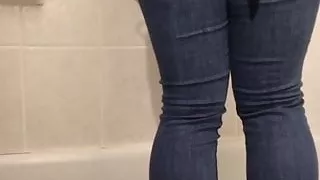 Pissing and cumming in jeans