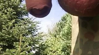 Biwak piss in the woods